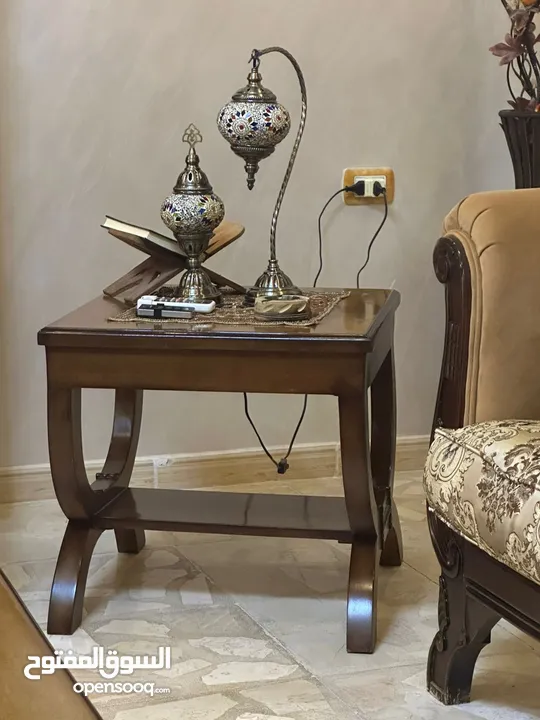 طقم كنب 9 مقاعد + طقم طاولات وسط