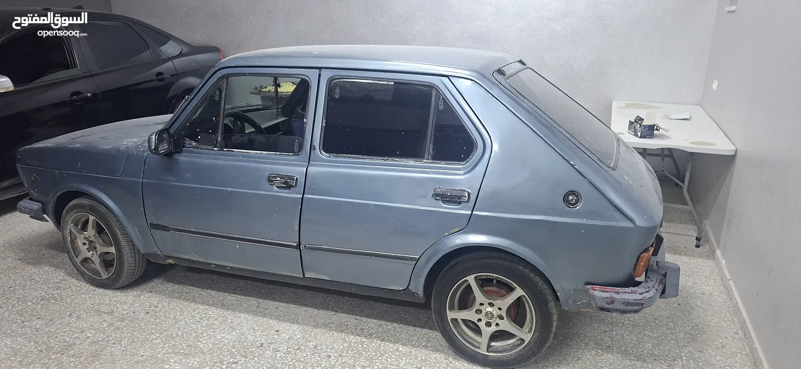 فيات 127موديل 1980غيار عادي ماتور 900قانوني عليها ترخيص سنة