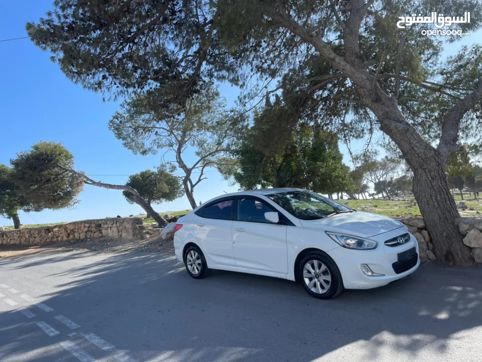 هونداي اكسنت 2016 اصل كوري عدد 2 لون ابيض ولون فضي / وبيكانتو 2019 /هوندا سيفيك 2008