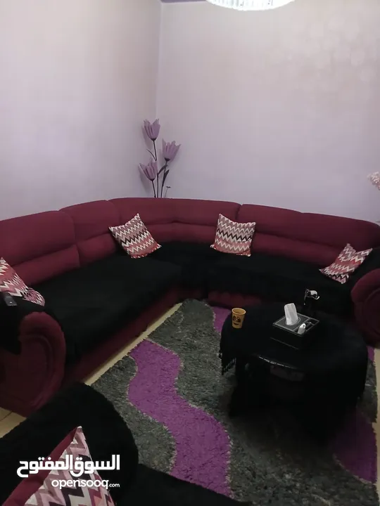 طقم كنب بحاله ممتازه مع لوازمها