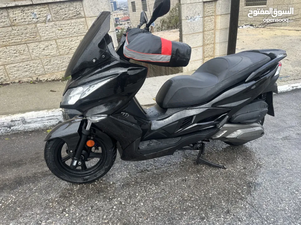 Kawasaki j300موديل 2017تسير 2020الفزبه ماشيه 15الف كيلو الفزبه جديدة للبيع عالكاش السعر 20الف