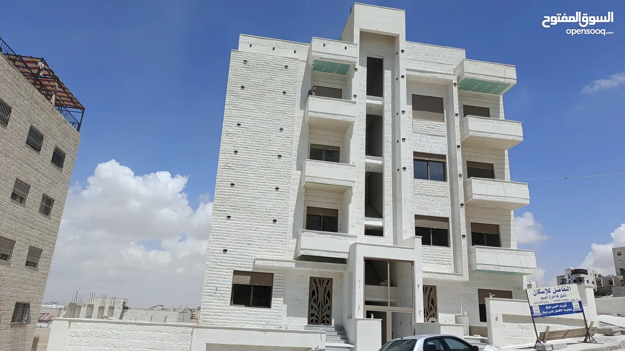 شقة للبيع طابق اول 100 متر مربع في حي عدن  دوار الجبالي