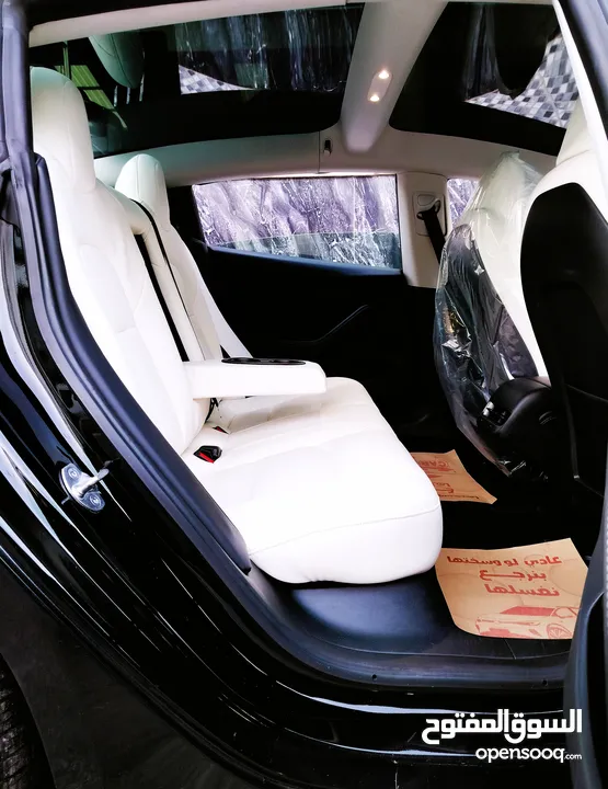 تيسلا 2023 model 3 فحص كامل اوتوسكور لون اسود ملوكي داخلي ابيض بحالة الوكالة بسعر لقطة ومحروووق