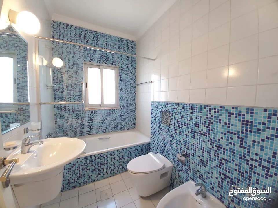 شقة غير مفروشة للإيجار 400م2 ( Property 19553 )-175107001