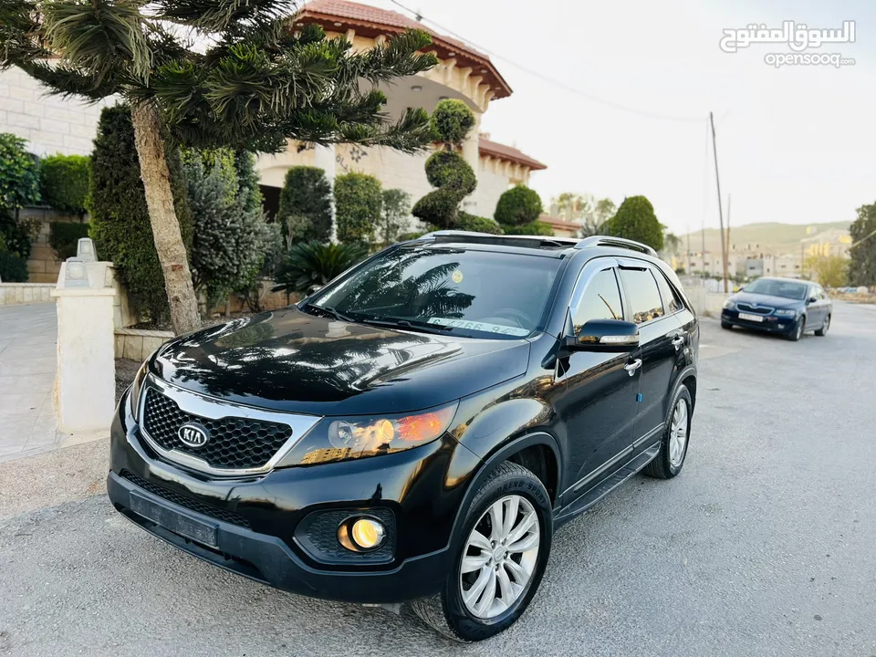 كيا سورنتو 4×4 بوضع الشركه