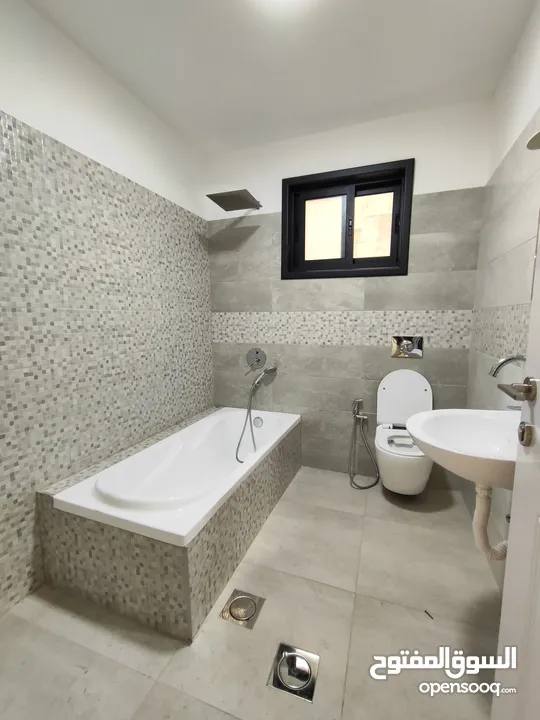 New unfurnished apartment for rent in Ramallah, Al-Tira