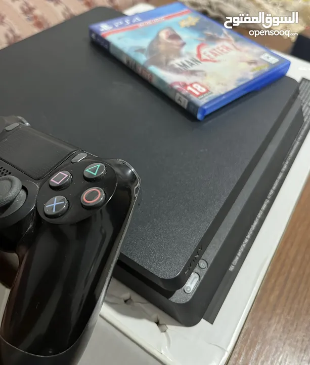 للبيع PlayStation 4 مستعمل بحالة جيدة
