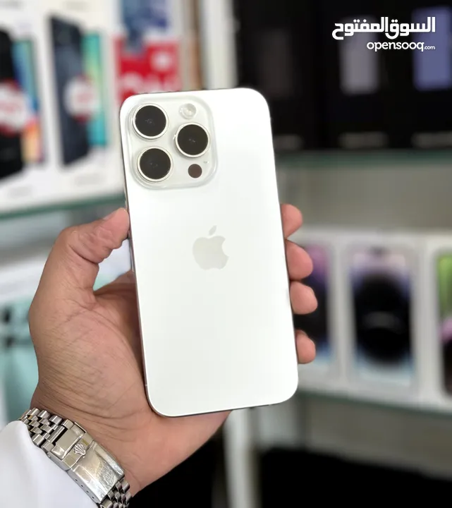 عرض خااص : iPhone 15 pro 256gb هاتف نظيف جدا بحالة الوكالة بدون اي شموخ أو ماشكل على الضمان بأقل سعر