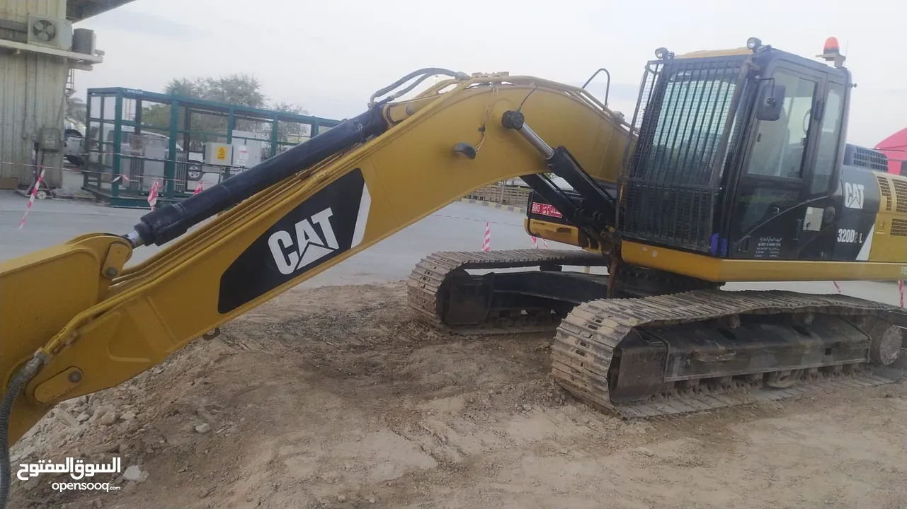 للايجار حفارات Excavator For Rent