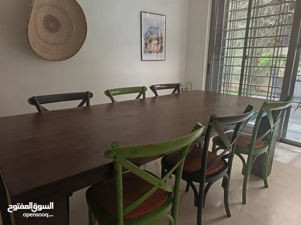 Dinning table + 6 chairs