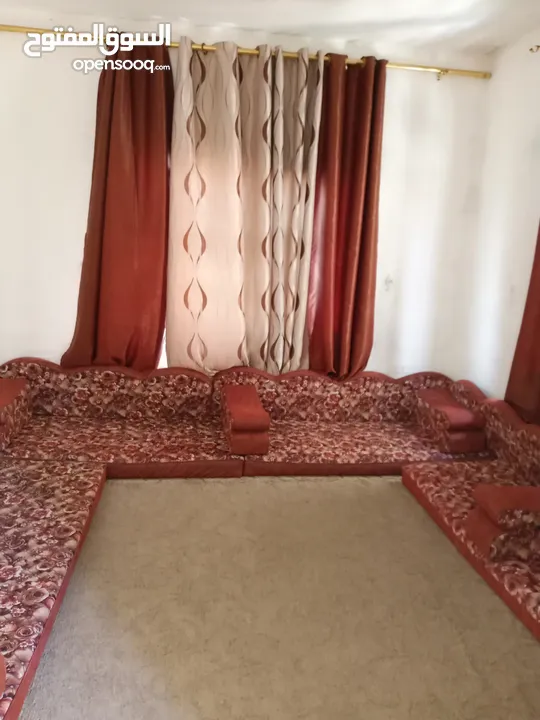 مجلس للبيع بحاله ممتازه البيع بداعي السفر
