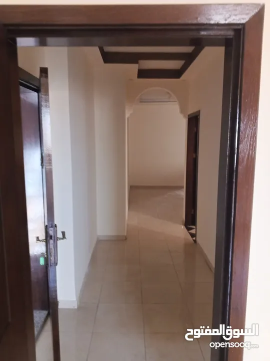 شقة فخمة للبيع من المالك مباشرة في منطقة ماركا غرب تقاطع نادي السباق مع شارع الحزام الدائري