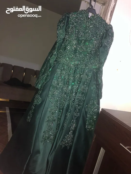 فستان طول وكم لون اخضر