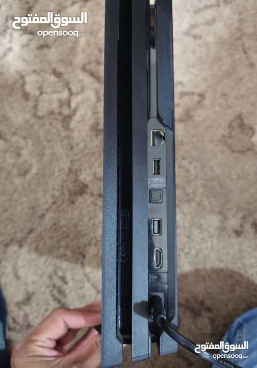 للبيع بلاي ستيشن 4 برو 4K 1TB مستعمل جديد بحال شركة وكاااالة