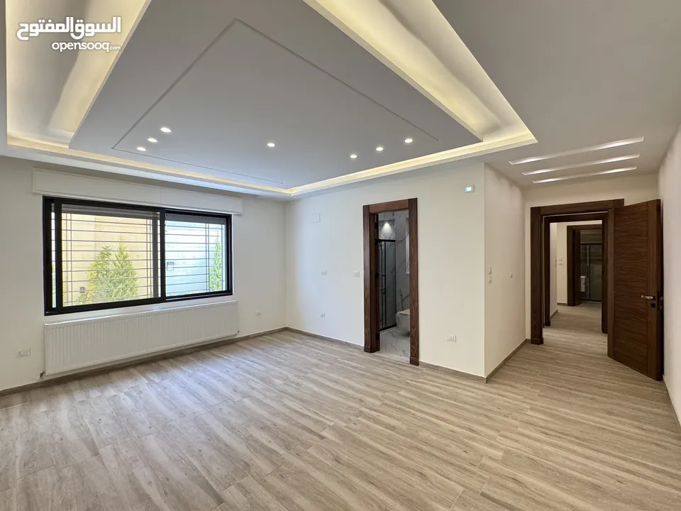 شقة طابق شبه ارضي مساحة 231م + حديقه 255م بتشطيبات مميزة - حي الصحابة - رجم عميش - رمضان للاسكان