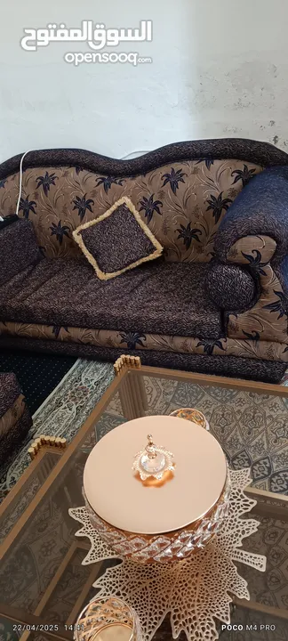 مجلس خليجي نظيف ومرتب للبيع بسعر مغري 130دينار غير قابل للتفاوض
