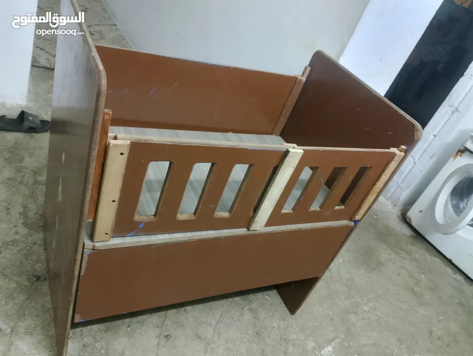 تخت بيبي لاتي من من حديث الولاده لا 4سنوات