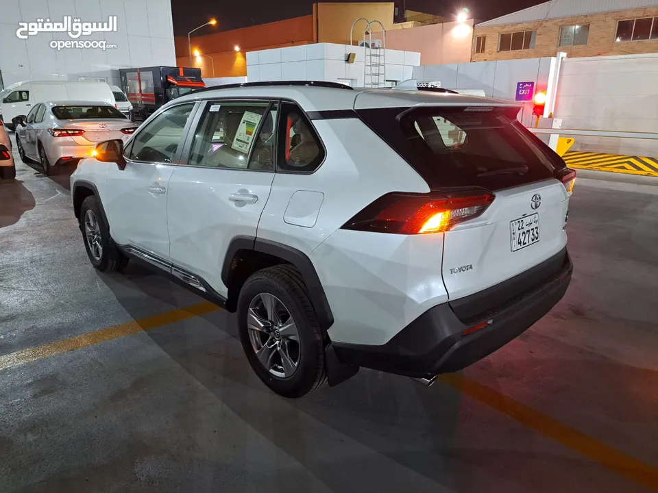 تويوتا Rav4 2023 للايجار بسعر مميز