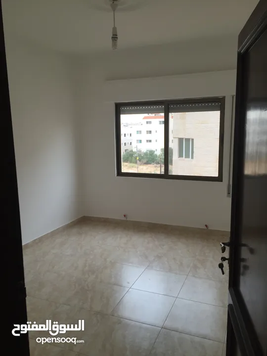 شقة سكن أ ضاحية الامير علي طريق المطار بجانب مدارس بيت المقدس 130 متر مربع طابق 2