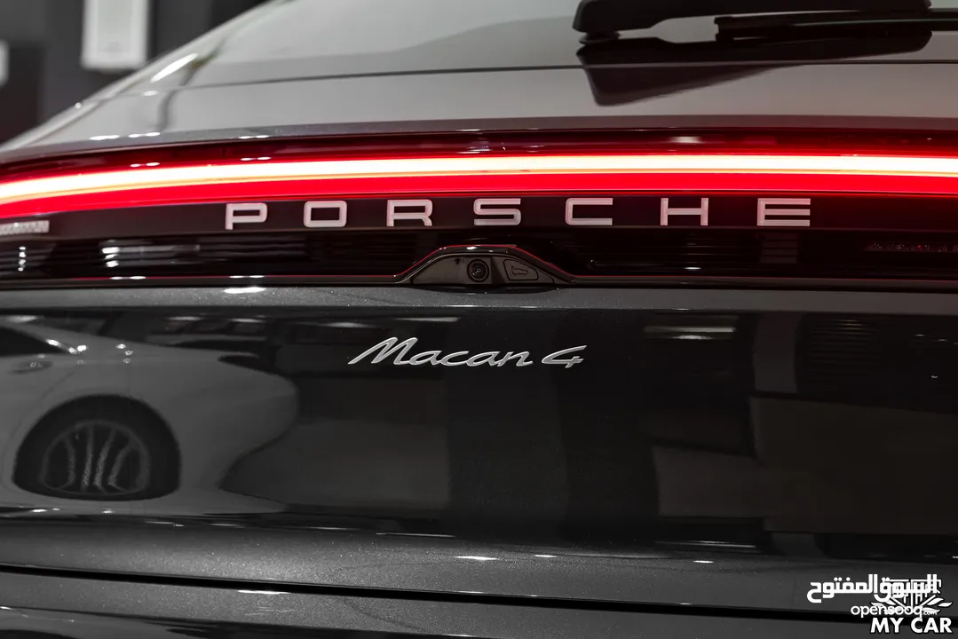 2025 Porsche Macan 4 Electric