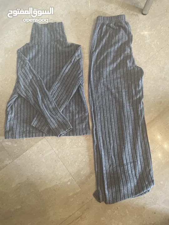 Never worn  No rips