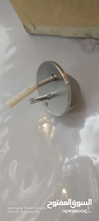 مصدات او موقفات ابواب من الصلب المقاوم للصدأ ستانلس ستيل door stopper جديده للبيع