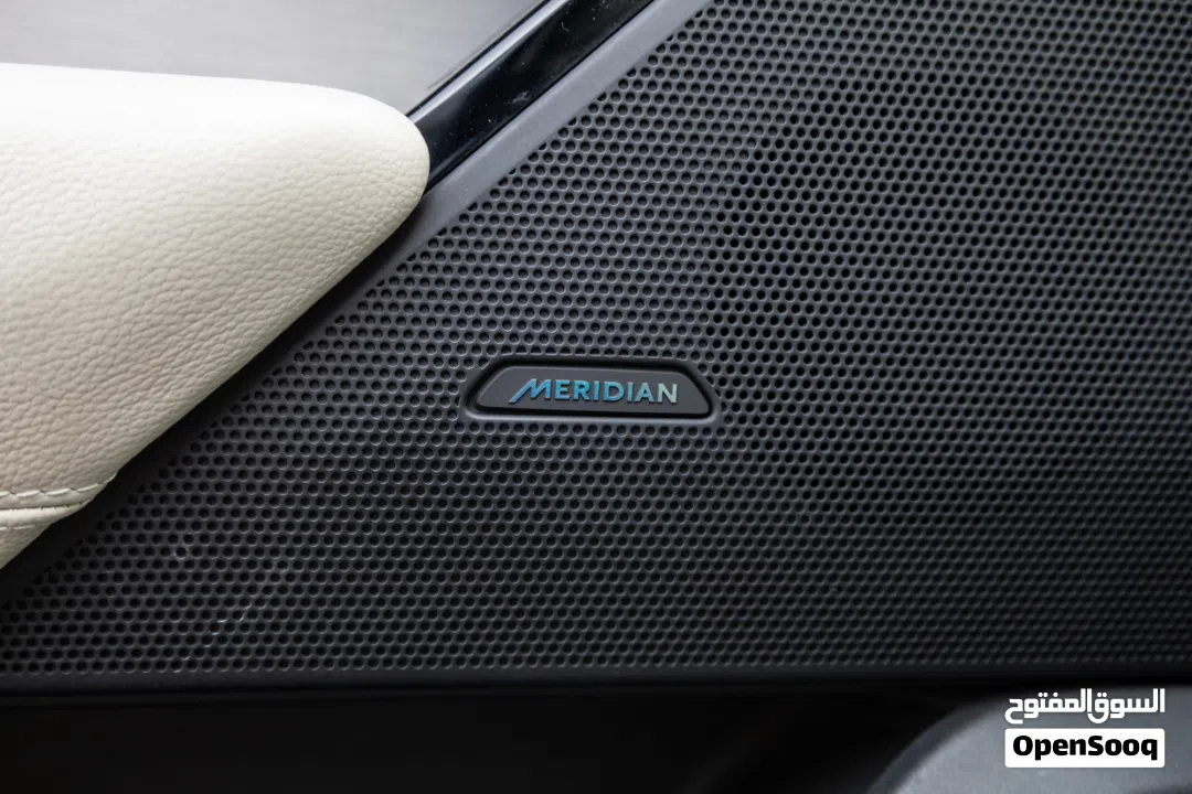 Range Rover Velar P250 S 2020 GCC under Agency Warranty with Flexible Down-Payment.