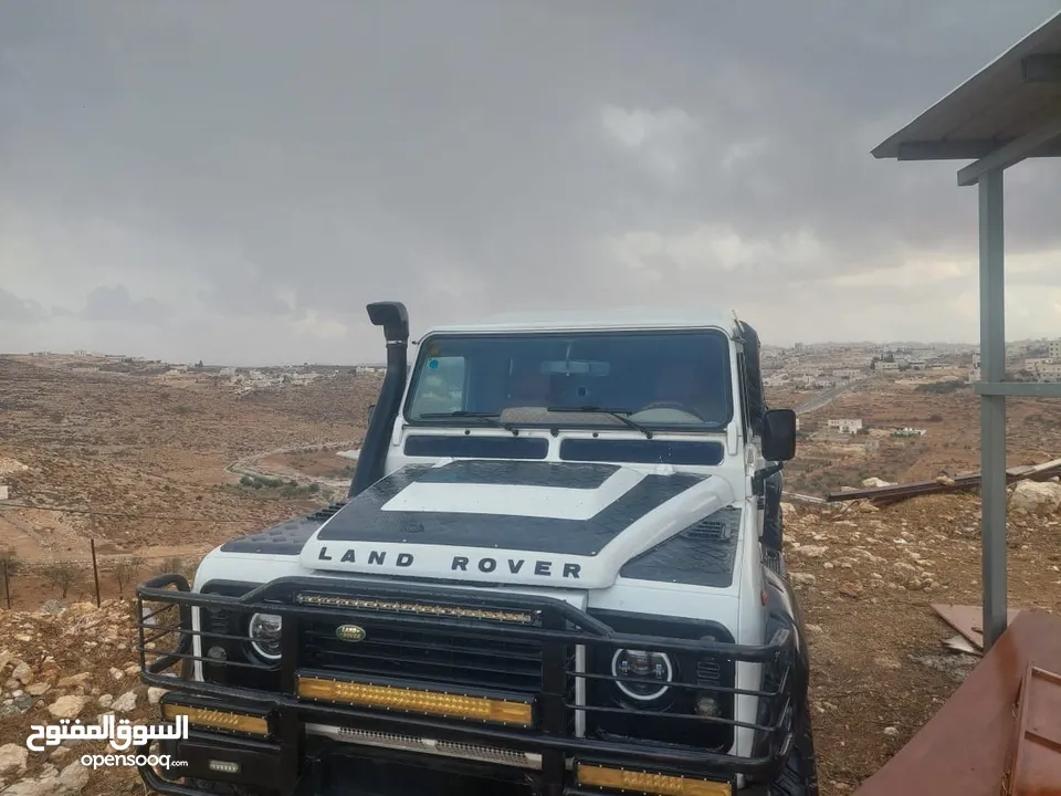 LAND ROVER DEFENDER PICKUP