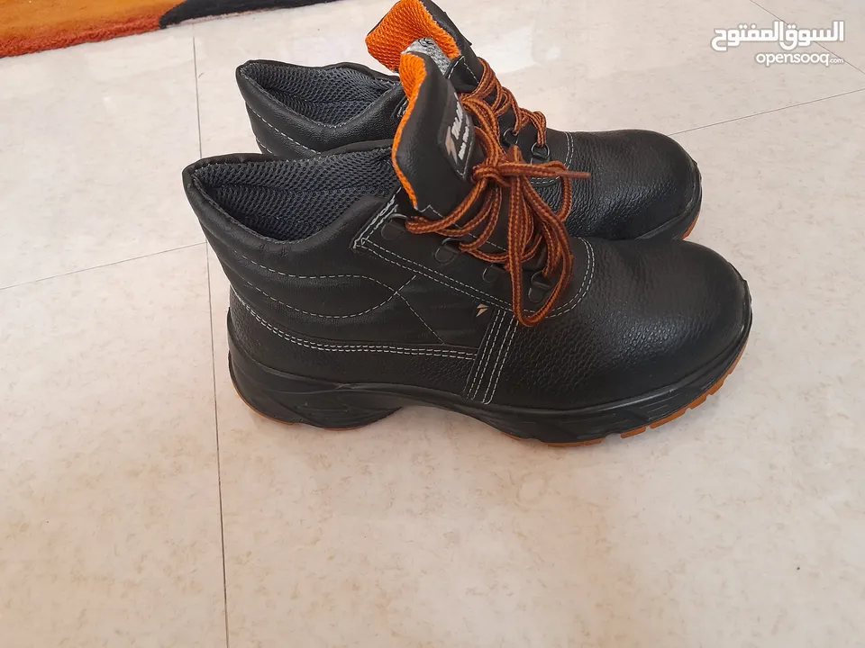 men safety boots size 42
