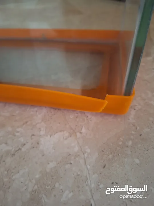 fish tank  حوض سمك مستخدم استخدام يوم واحد فقط  القياسات موضحه في الصوره  زجاج