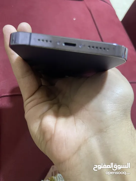 14 برو ماكس 256gb بطاريه 88 الجهاز مش مفتوح ولا مغير فيه اشي معو الكرتونه ووصله الشاحن  و 3 كڤرات