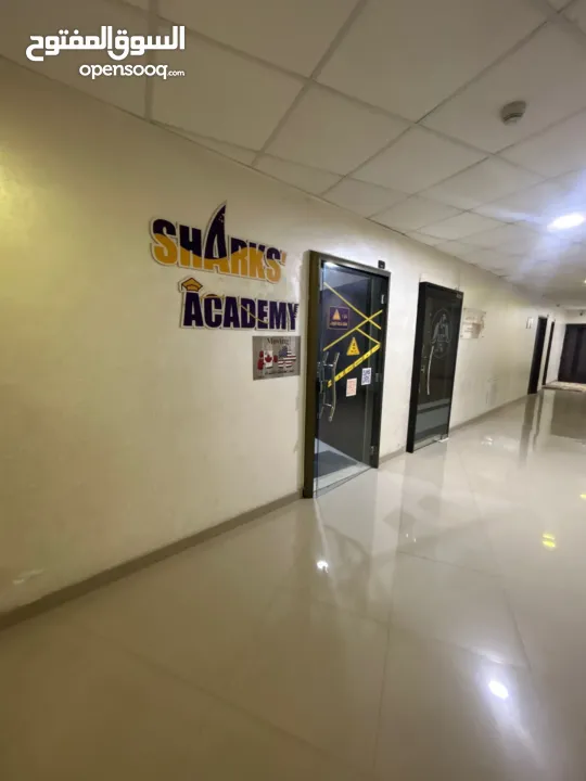 يوجد مساحة في مكتب للايجار  تصلح لجميع الاستعمالات