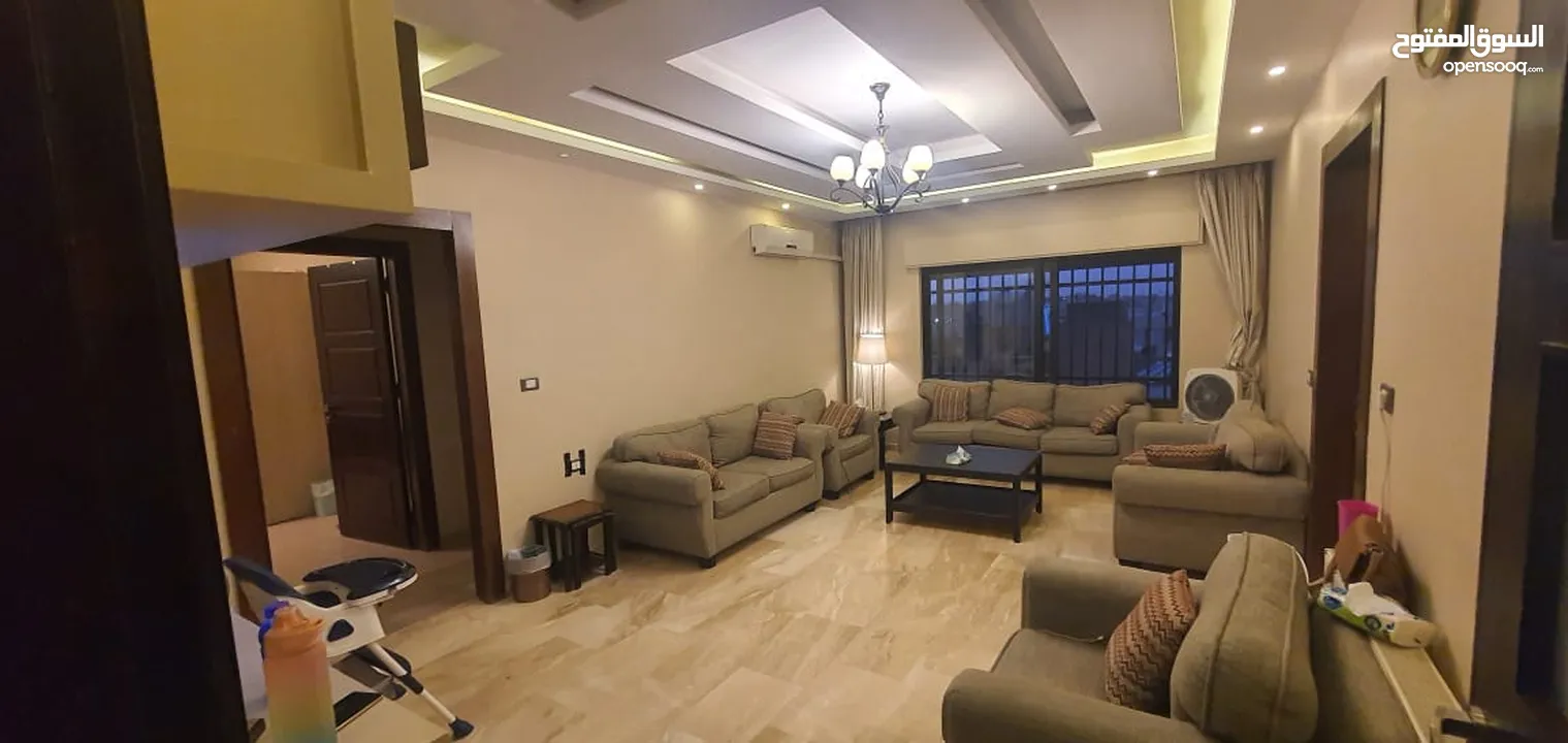شقة مميزة للبيع في عمان - ضاحية النخيل - طابق ثاني