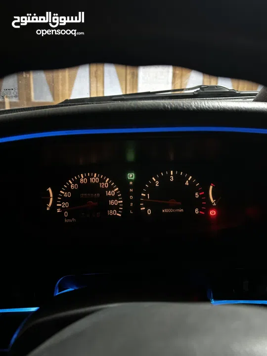 متسوبيشي ماقنومL200 2001