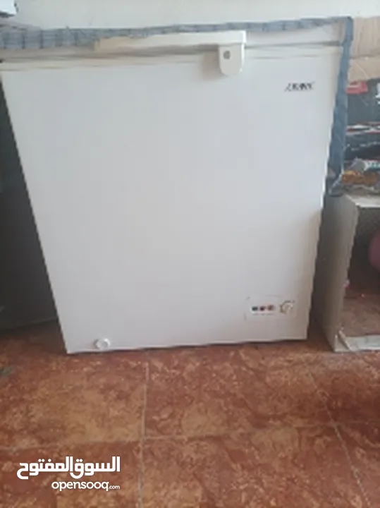 freezer good condition 10 by 10