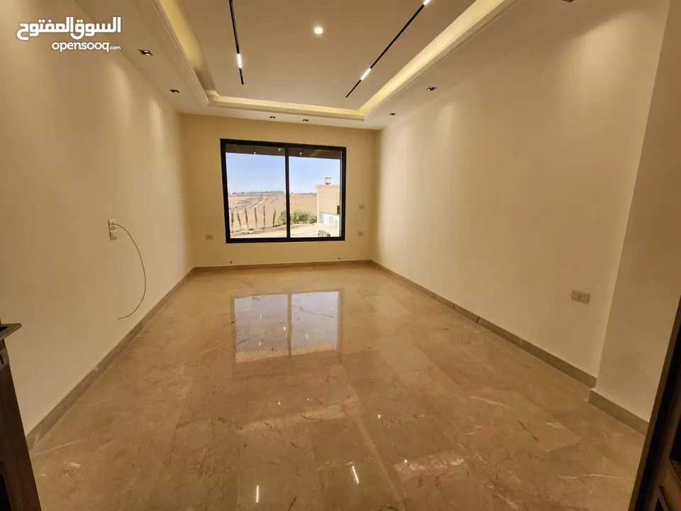 شقة ارضية للبيع في منطقة الصنوبر - ref : 14432
