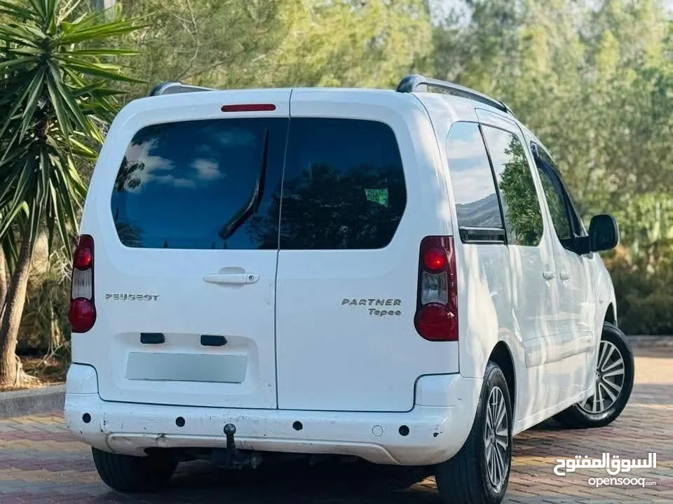 بيجو بارتنر 7 ركاب 2018 ترخيص 17 كرتونة