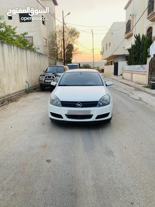 استرا بحاله ممتازه البيع بسعر حرق والتنازل مباشره وكل شي شغال وفحص ممتاز