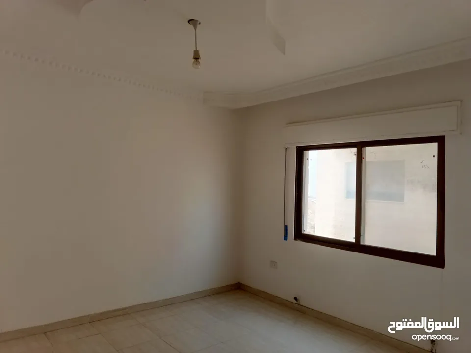 للبيع كاش او اقساط شقة جديدة ومميزة طابق ارضي في ابو نصير شارع الاردن 132 متر