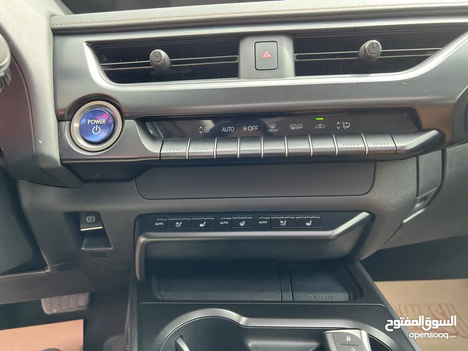 ليكزس UX300e كهربائية اعلى اضافات 2021