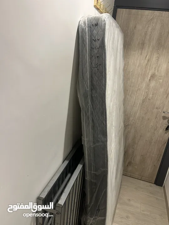 Mattress and Bed for Sale مرتبة و سرير للبيع