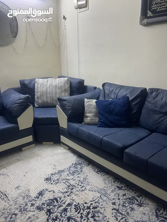 كنب مودرن مستعمل بحالة جيده للبيع بسعر مغري