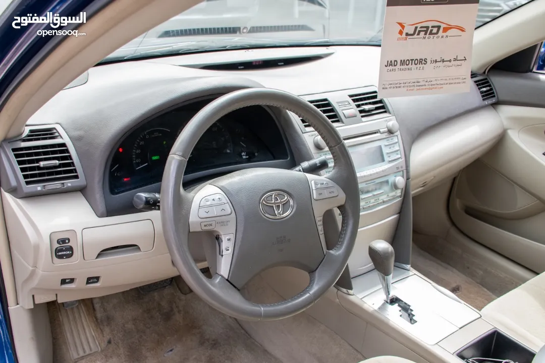 Toyota camry 2007 with sunroof تويوتا كامري فل مع فتحة سقف بحالة الوكالة