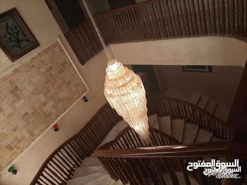 الظهير فيلا مستقله فخمه جدا فن معماري عاليه ومطله اجمل موقع مكون من اكثر من سكنه