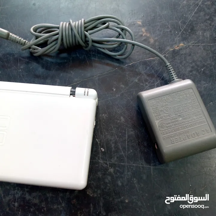 nintendoo ds lite للبيع جهاز ناينتيندو وارد امريكاالجهاز مع شاحن بحاجة لقلم للبيع