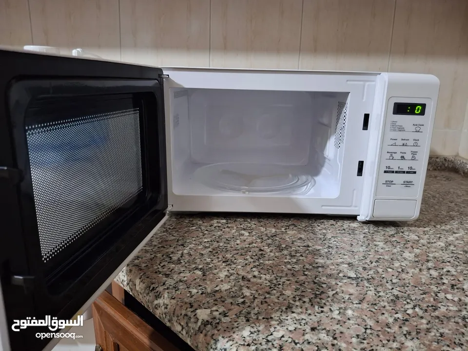 نشتري جميع انواع الاثاث المستعمل والخردوات والنثريات