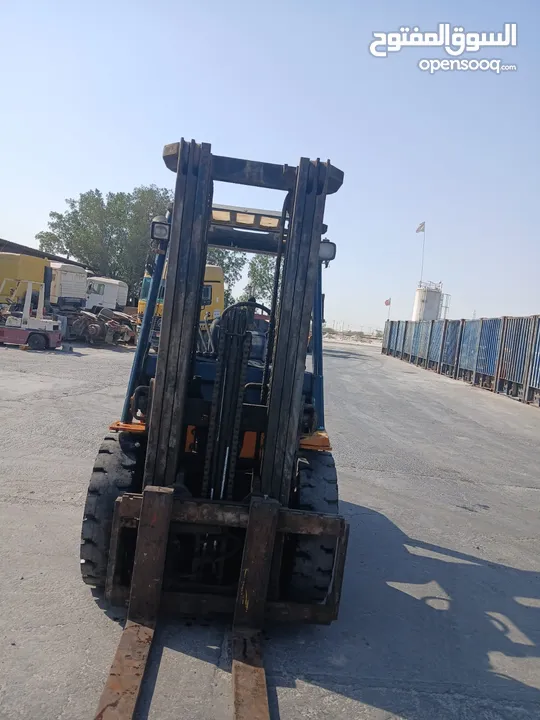 TOYOTA FORKLIFT 3 tons capacity (2003) in good condition and Reasonable Price.