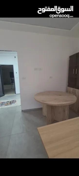 مبنى أستوريا سردا الشارع الرئيسي مقابل آيكون مول. مبنى مطعم بربروس