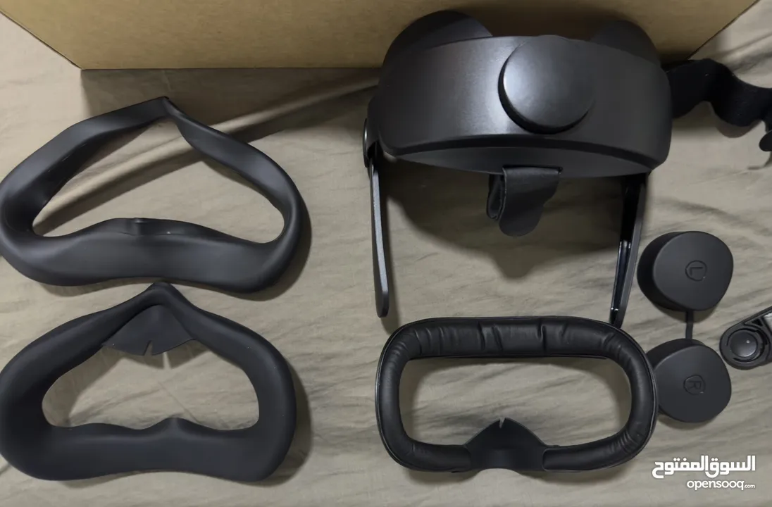 Oculus Meta quest 2  ميتا كويست 2 شبه جديد