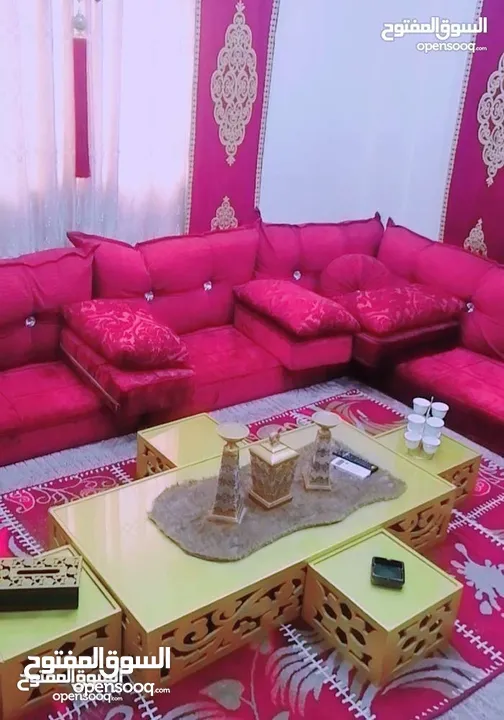 فراش عربي تفصيل لون خمري